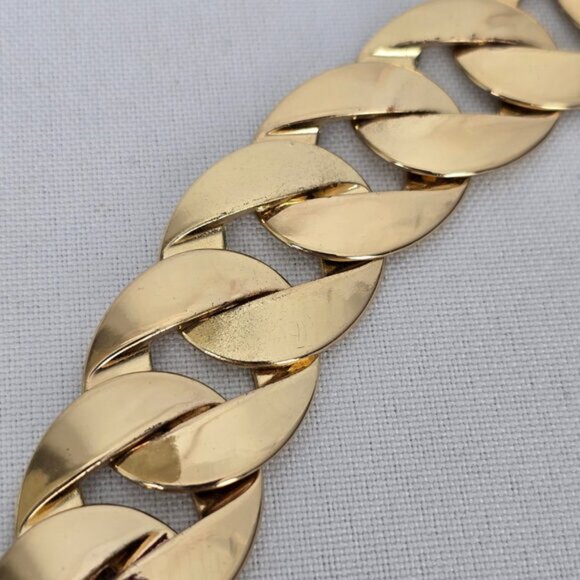 BCBG Maxazria Gold Tone Chunky Chain Necklace - Picture 3 of 6